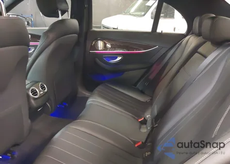 2023 Mercedes-Benz E 350 4Matic z USA, uszkodzony, nr VIN W1KZF8EB2PB137329